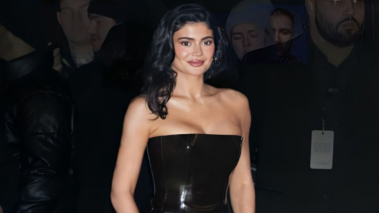 Kylie Jenner 60-Pound Weight Loss and How She Debunked Ozempic Rumors!